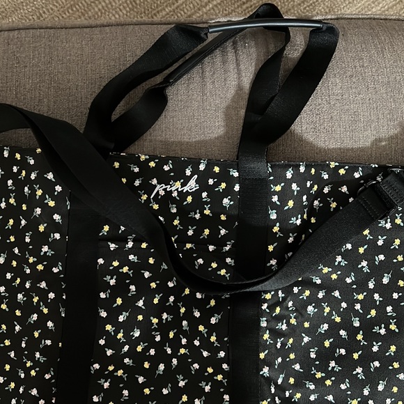 PINK duffle/tote bag black with flowers - Picture 4 of 6